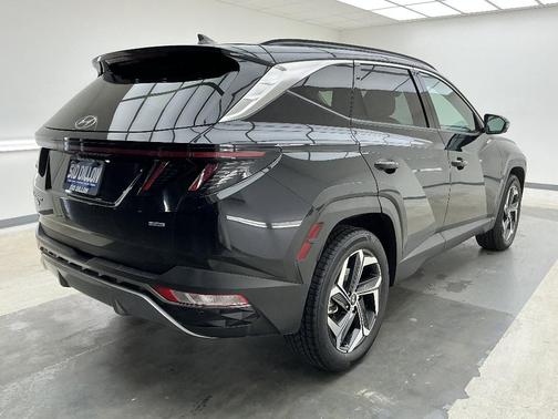 Phantom Black 2022 Hyundai TUCSON Limited