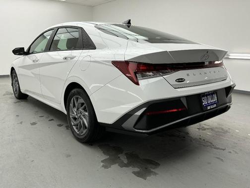 2024 Hyundai ELANTRA HEV Blue