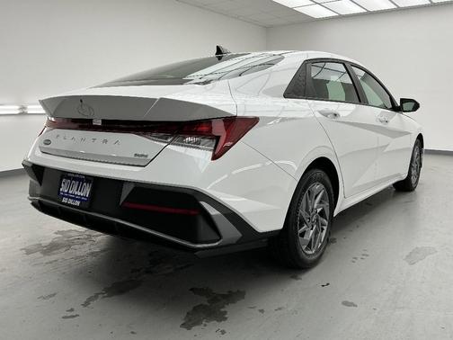 2024 Hyundai ELANTRA HEV Blue