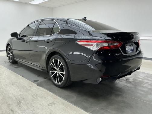 Midnight Black Metallic 2020 Toyota Camry SE Nightshade