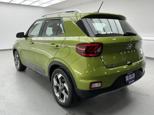 2024 Hyundai VENUE SEL