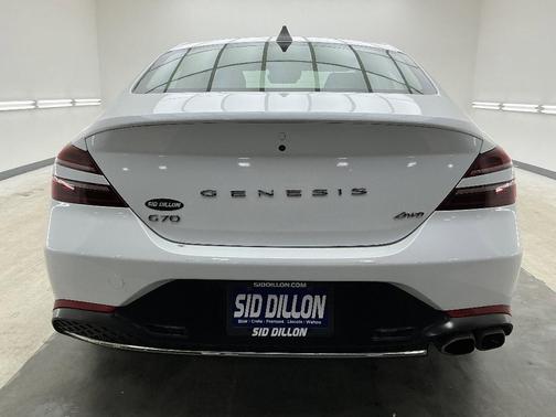Uyuni White 2023 Genesis G70 2.0T