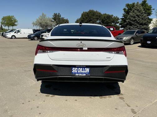 2025 Hyundai ELANTRA HEV SEL