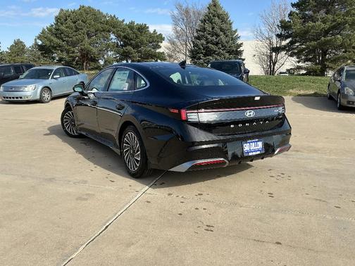 2025 Hyundai SONATA Hybrid Limited