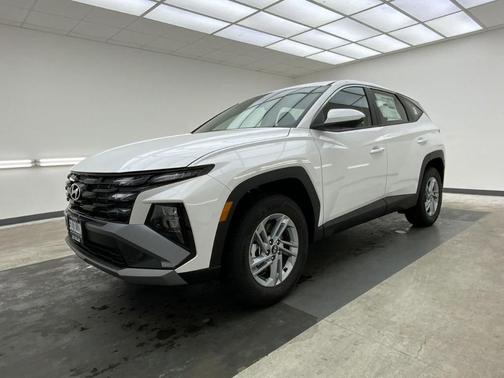 Serenity White Pearl 2026 Hyundai TUCSON SE