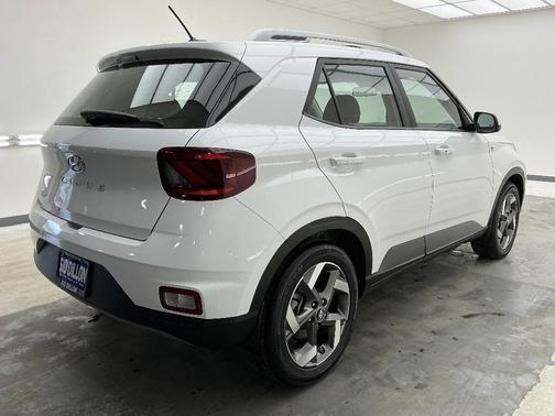 Lunar White 2025 Hyundai VENUE SEL