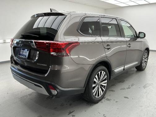 2019 Mitsubishi Outlander ES