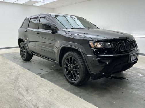 Diamond Black 2018 Jeep Grand Cherokee Altitude