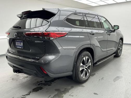 2021 Toyota Highlander Hybrid XLE