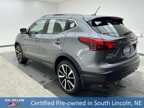 Gun Metallic 2017 Nissan Rogue Sport SL