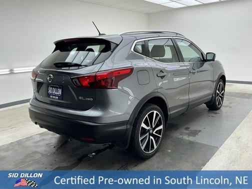 Gun Metallic 2017 Nissan Rogue Sport SL