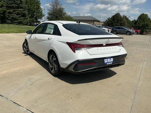 2025 Hyundai ELANTRA HEV SEL