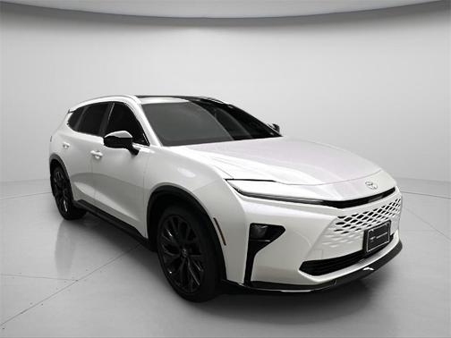 2025 Toyota Crown Signia 