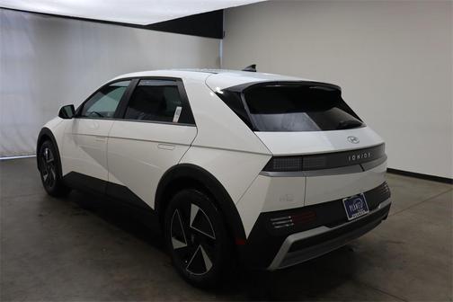 2025 Hyundai IONIQ 5 SE