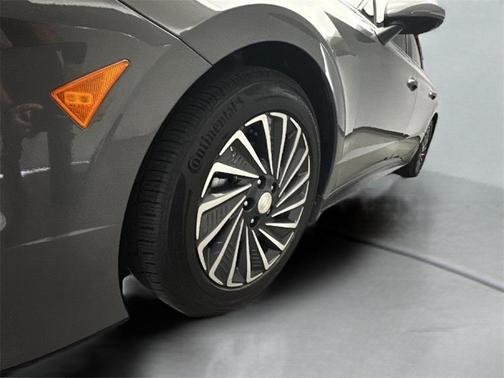 2021 Hyundai SONATA Hybrid Limited