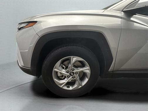 2022 Hyundai TUCSON SE
