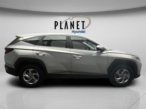 2022 Hyundai TUCSON SE
