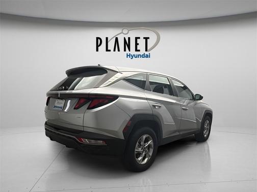 2022 Hyundai TUCSON SE