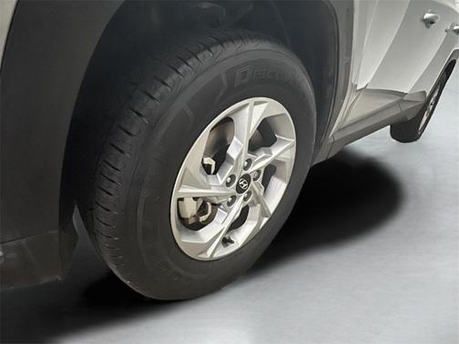 2022 Hyundai TUCSON SE