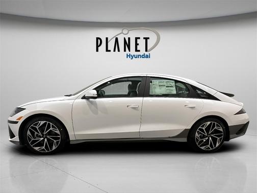2025 Hyundai IONIQ 6 SEL