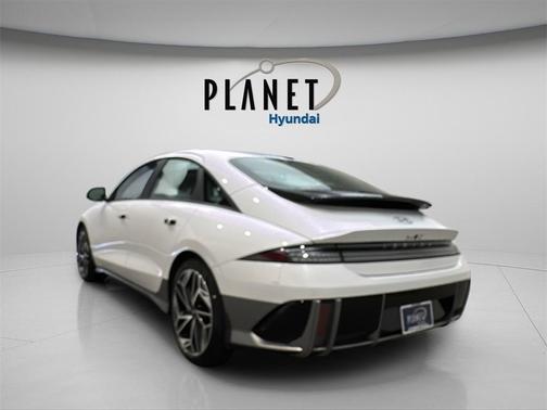 2025 Hyundai IONIQ 6 SEL