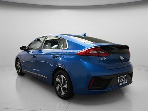 2017 Hyundai IONIQ Hybrid SEL