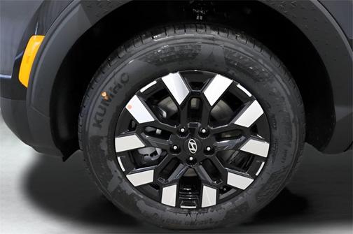 2025 Hyundai SANTA CRUZ SEL Activity