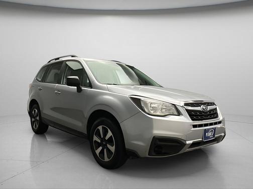 Ice Silver Metallic 2017 Subaru Forester 2.5i