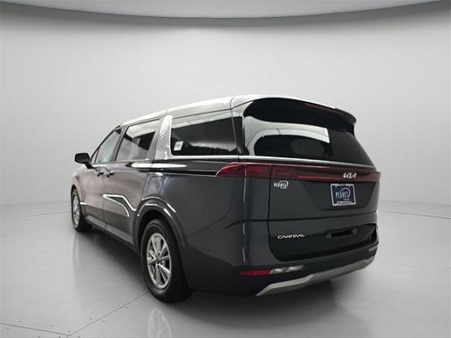 2023 Kia Carnival LX