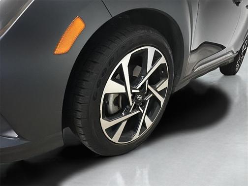 2022 Hyundai KONA Limited