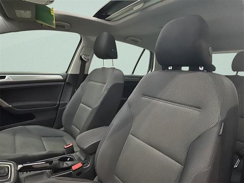 2016 Volkswagen Golf TSI S 4-Door