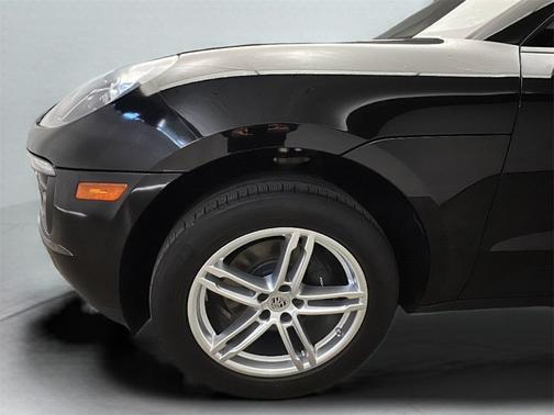 2017 Porsche Macan Base