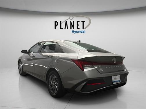 2024 Hyundai ELANTRA HEV Blue