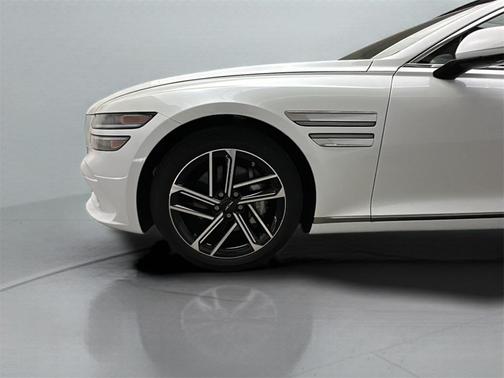 2025 Genesis G80 2.5T