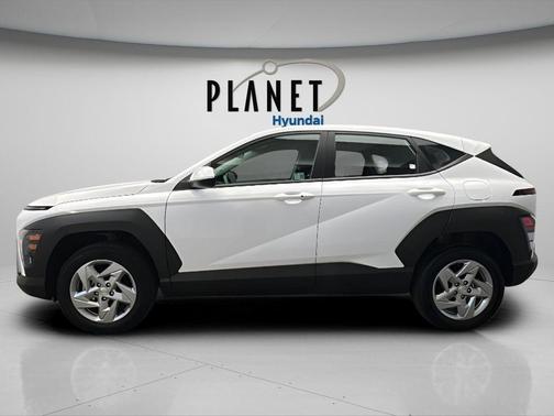 2025 Hyundai KONA SE