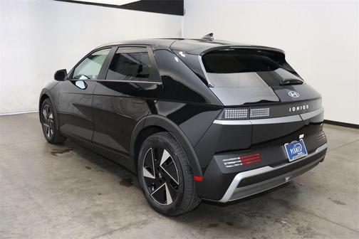 2025 Hyundai IONIQ 5 SE