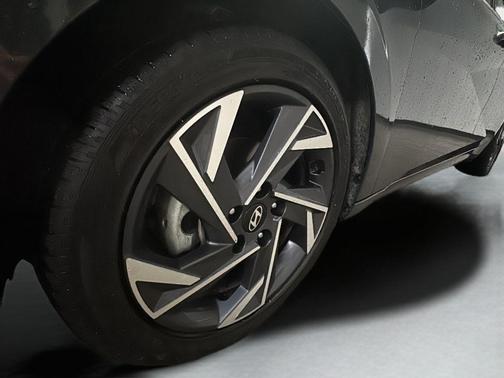 Gray Pearl 2024 Hyundai ELANTRA HEV Limited