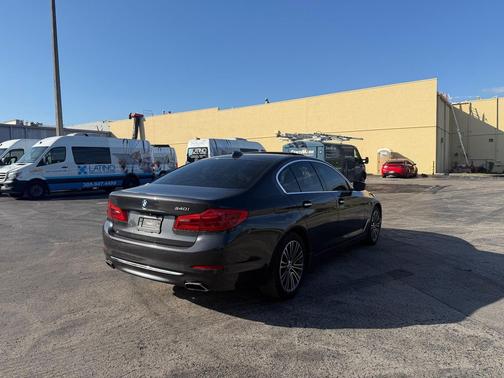 2018 BMW 540 i