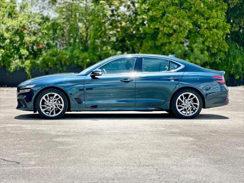 2022 Genesis G70 2.0T RWD