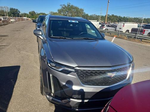 2021 Cadillac XT6 Luxury FWD