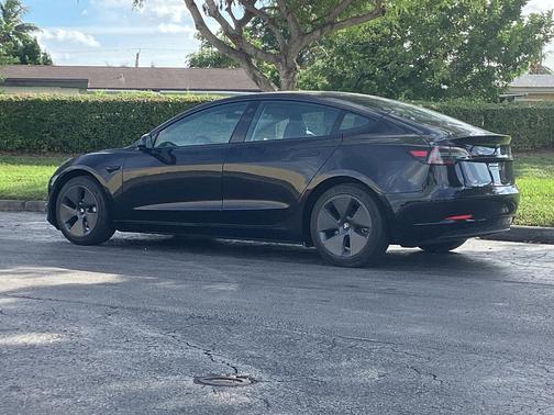 2022 Tesla Model 3 Standard Range