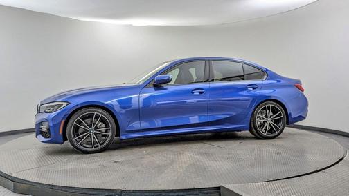 2019 BMW 330 i