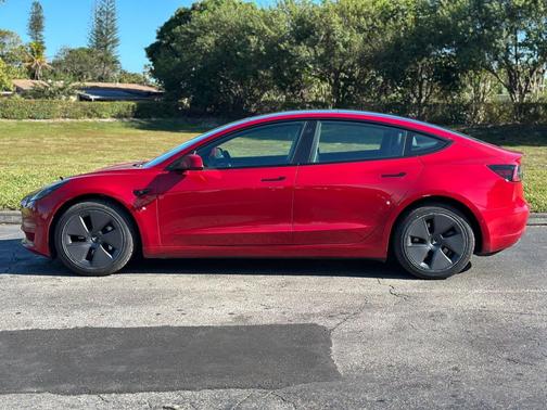 2022 Tesla Model 3 Standard Range