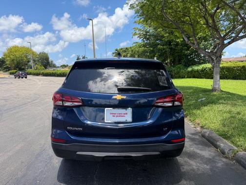 Blue Glow Metallic 2022 Chevrolet Equinox 1LT