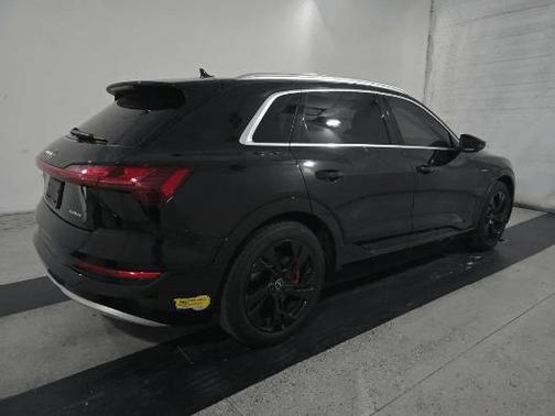 2022 Audi e-tron Premium
