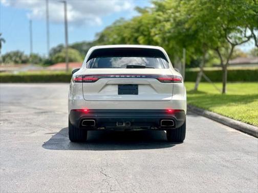2022 Porsche Cayenne Platinum Edition