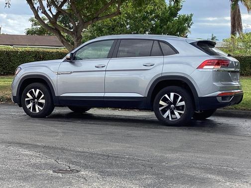 2022 Volkswagen Atlas Cross Sport 2.0T SE