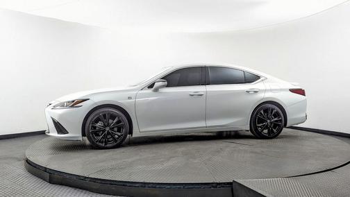 2022 Lexus ES 300h F SPORT