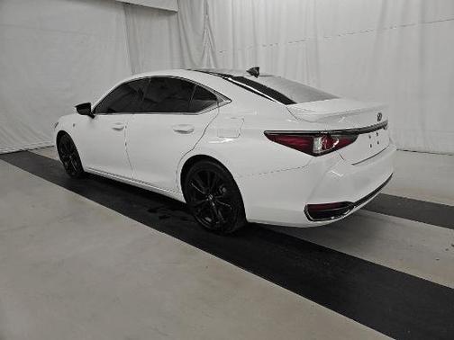 2022 Lexus ES 300h F SPORT