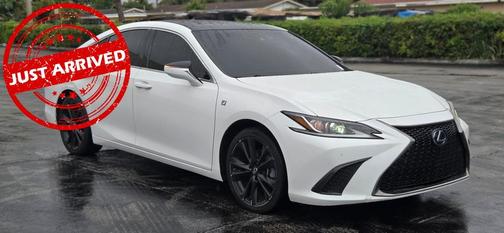 2022 Lexus ES 300h F SPORT